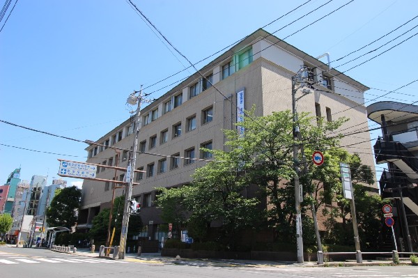 区役所(高津区役所　引越しや出産、検診、保育園の入園、年金、税金、各種手続き等々、節目で必ず行く必要がある区役所。)