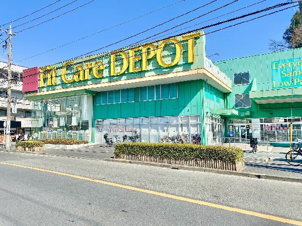 三ツ池幼稚園(園舎が広く綺麗な幼稚園。園庭に巨大な複合遊具があり子供たちに人気。運動会は鼓笛、組体操に感動します。)