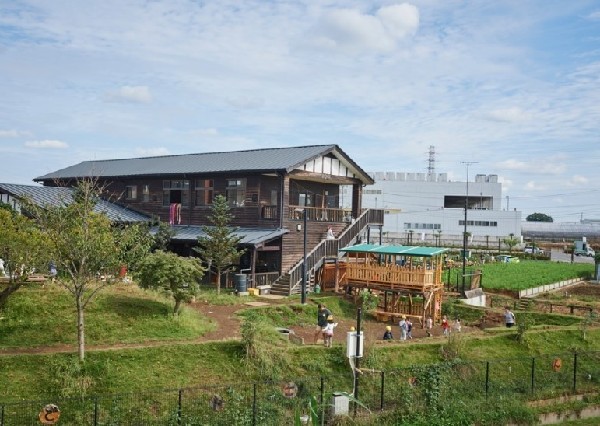 馬場どろんこ保育園(「にんげん力」を身につけるために必要な遊び・野外体験を提案実践し、自分で考え行動する思考を育みます。)