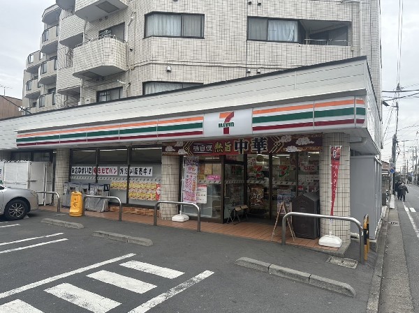 セブンイレブン横浜北寺尾4丁目店(近くて便利、期待以上の品質を提供するコンビニ。セブンイレブンの商品を最短30分で届ける7NOW取扱店。)