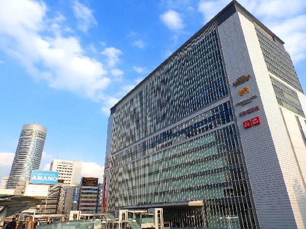 キュービックプラザ新横浜(JR新横浜駅直結のショッピングセンター。ファッションやグルメ、生活雑貨まで65店舗のお店が揃います。)