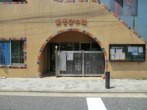 あそびの杜保育園(「あそび」を中心に子どもの生活リズムと発達を大切に保育します。クリスマス会やお餅つきなど行事も充実。)