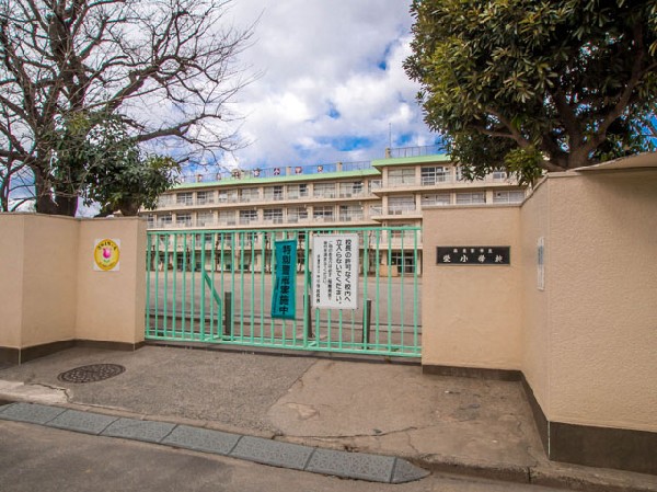 西東京市立栄小学校(「創造する子・協力する子・勤労を喜ぶ子」の３つの教育目標を定めています。のびやかで元気な子供たち、温かく協力的な保護者・地域の方・前向きで熱心な教職員とともに、日々の教育活動を進めています。)