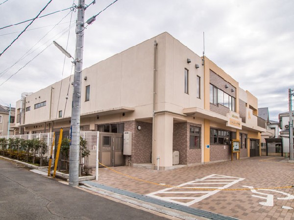 すみよし保育園(7時から20時までの13時間保育を実施しています。地域交流も盛んです。)