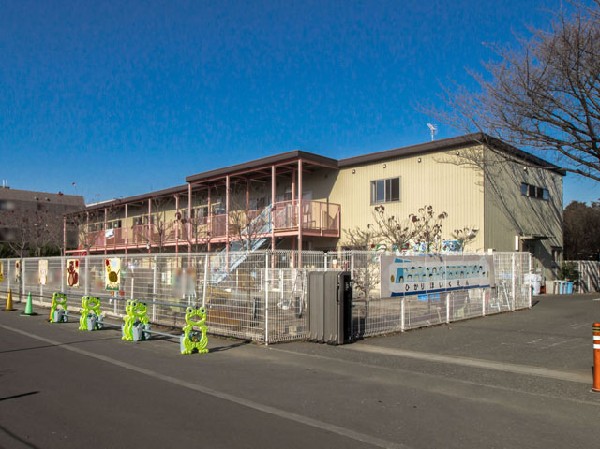 ひかり保育園(「元気な子ども（おいしく食べる、元気に遊ぶ、ぐっすり眠る）」「安心して自分が出せる子」の保育目標のもと、子どもにとって居心地の良い保育園、保護者にとって安心して働き続けられる保育園を目指します。)