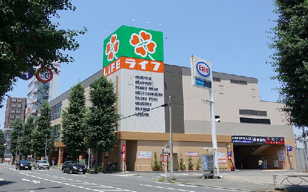 ライフ東府中店(営業時間は9時～24時、駐車場は55台分完備しております。)