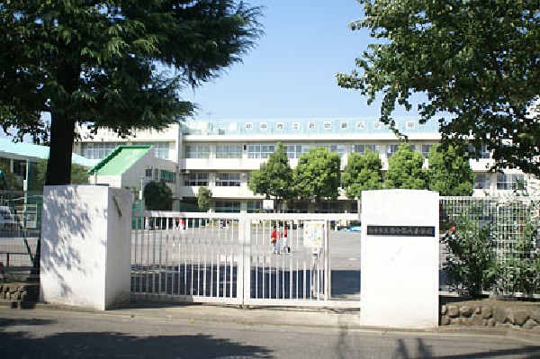 府中市立府中第八小学校(考える子、思いやりのある子、健康な子を育てる教育目標を掲げる小学校です。)