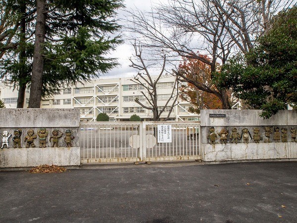 府中市立武蔵台小学校