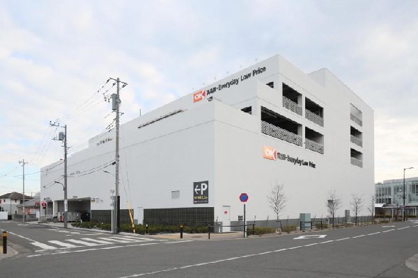 オーケー　西府店(駐車場178台分を完備した駅前大型店舗)
