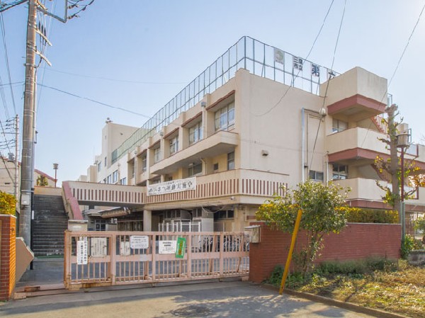 三鷹市立第六中学校(教育目標　豊かな心をもち、地域と共に生き、人間力・社会力にあふれ、国際社会に貢献する児童・生徒の育成をめざす。)