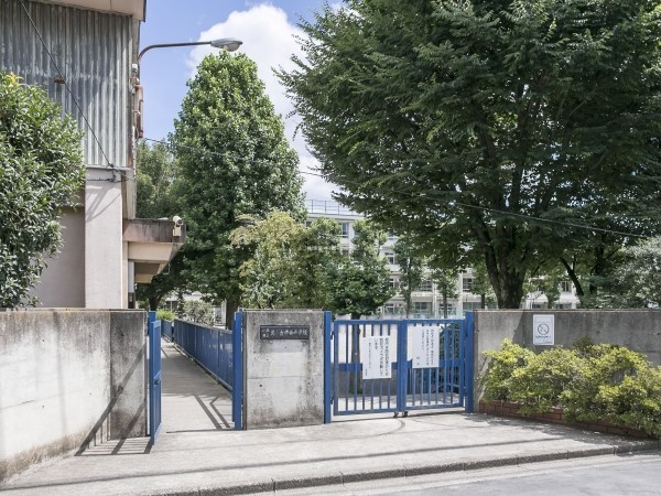 小平市立花小金井中学校