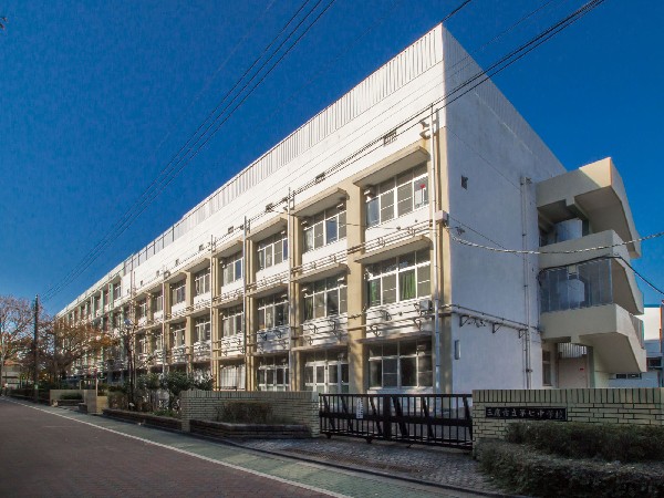 三鷹市立第七中学校
