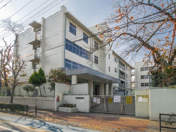 武蔵野市立境南小学校(子供たちの「確かな学力」「豊かな心」「健やかな体」を育て「生きる力」をはぐぐむことをめざしています。)