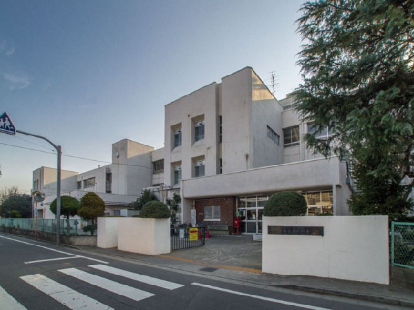清瀬市立清瀬第八小学校(教育目標は「よく考え進んでやりぬく子」「みんな仲よく助け合う子」「明るく強い元気な子」です。)